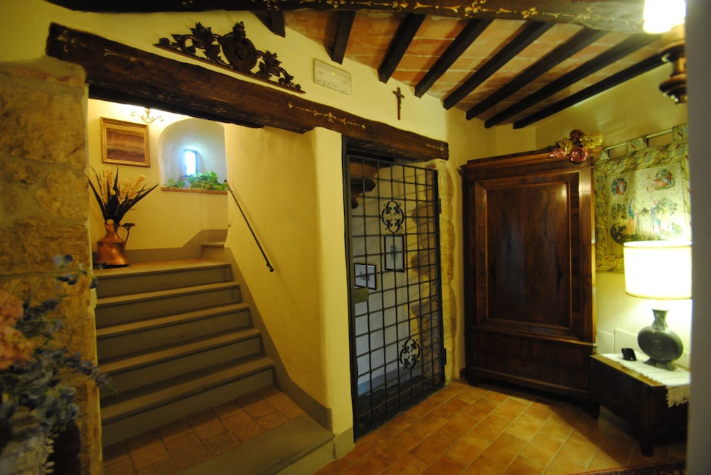 Albergo Torre Sangiovanni 5/75
