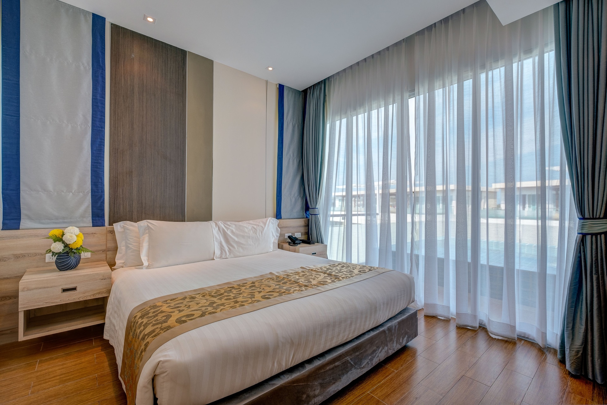 2 Bedrooms, Skypool, Deluxe, Apartment, King and Queen Bed