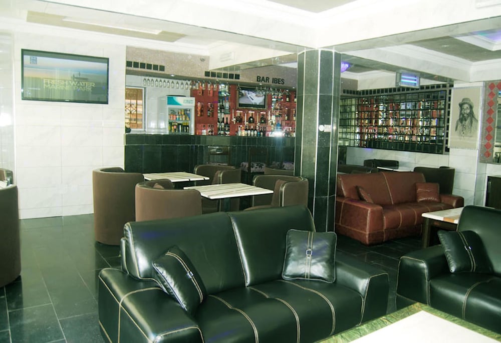 MILESTONE HOTEL 17/20