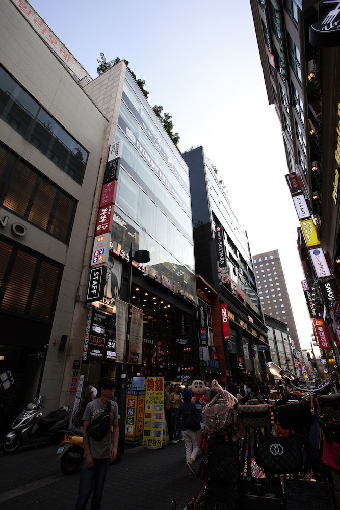 Ekonomy Hotel Myeongdong Premier 39/48