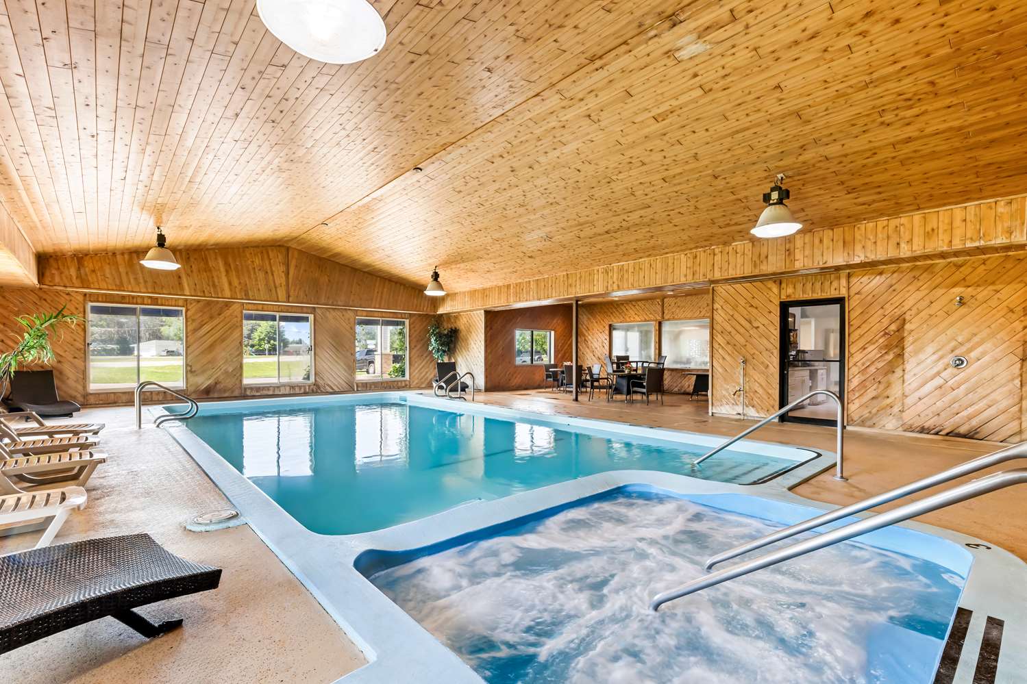 Americas Best Value Inn Tahquamenon Country 20/30
