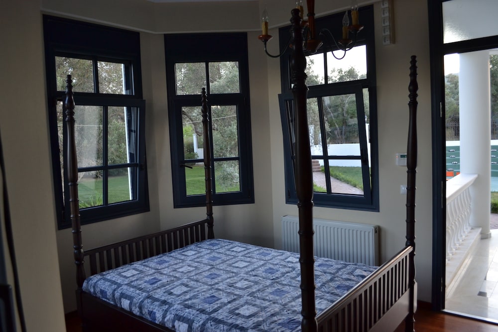 Mikamas Villa 11/45