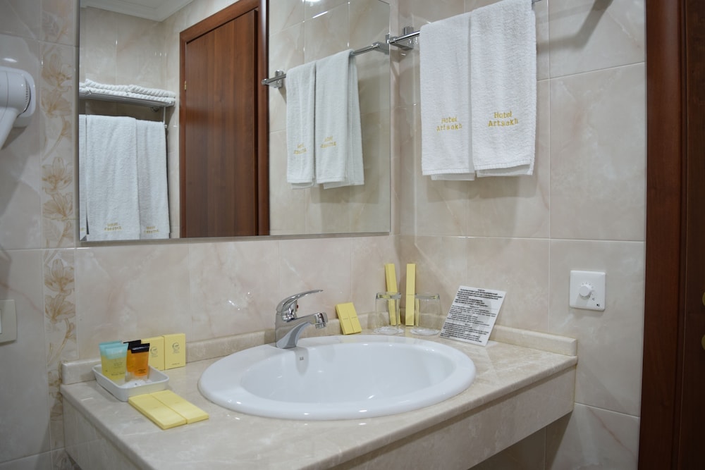 Artsakh Hotel 33/37