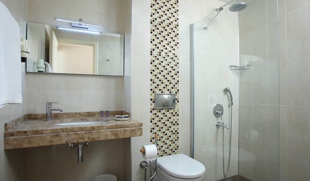 Catamaran Hotel 54/55