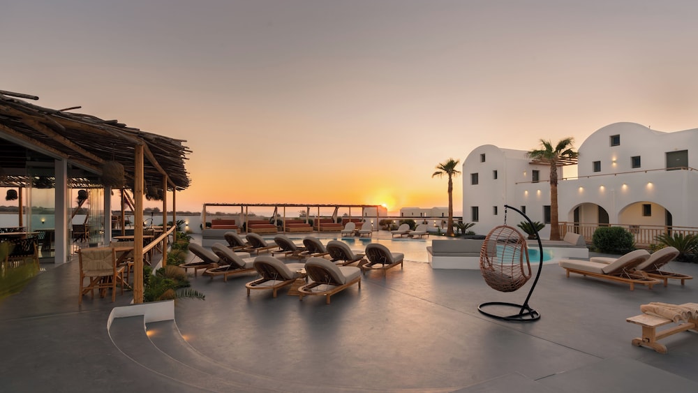 Amethyst Exclusive Suites Oia 52/72