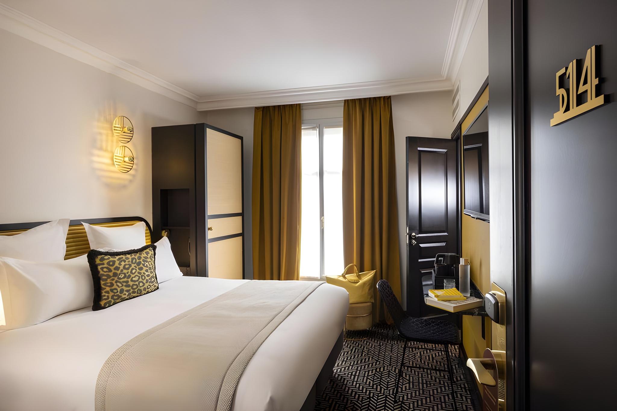 Classic, King and Twin Beds, Inner Courtyard View