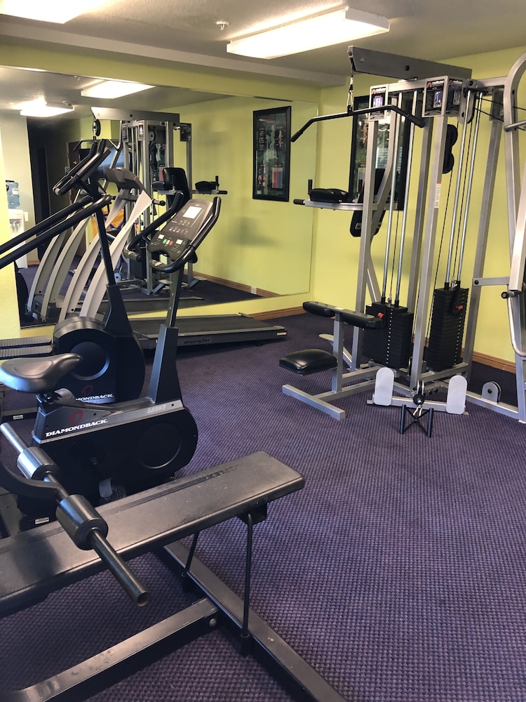 Cloverdale Wine Country Inn and Suites 26/47