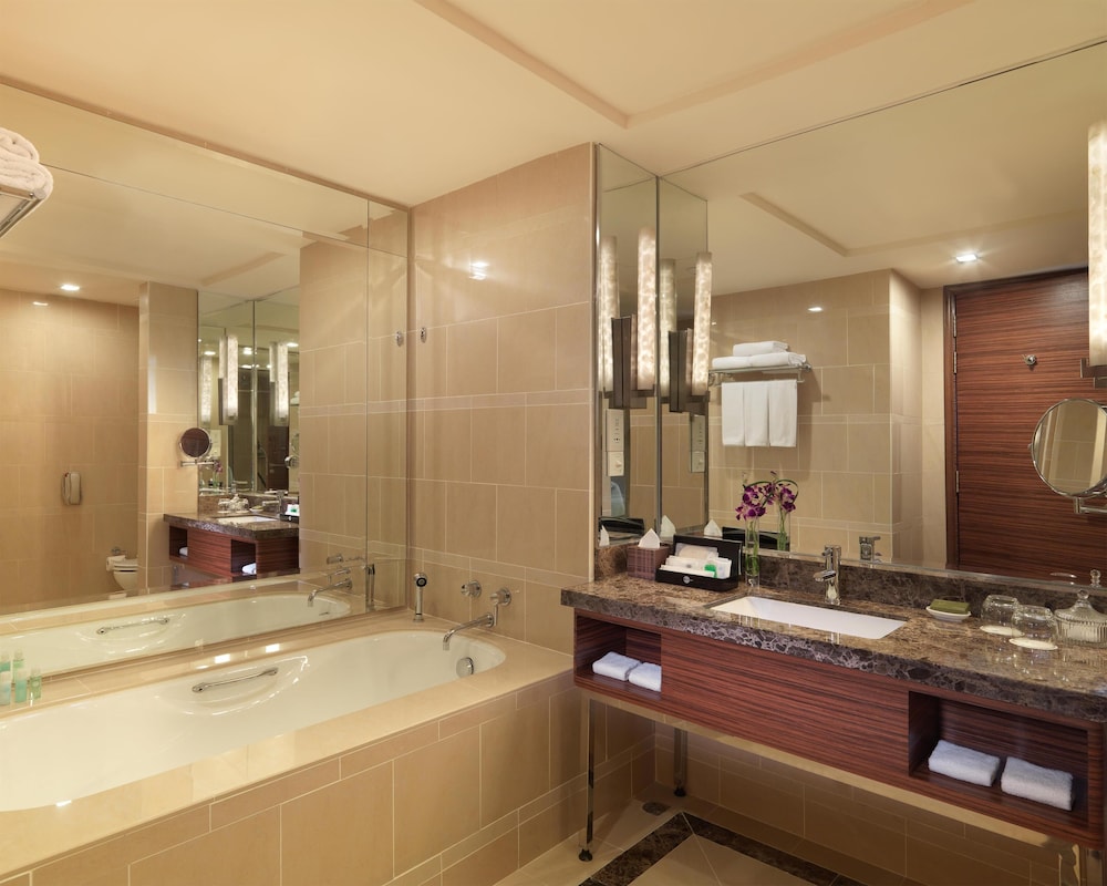 Junior Suite, King Bed