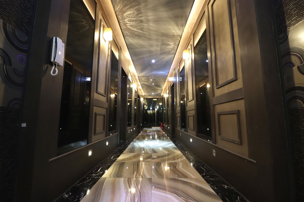 Airport Hotel 39/43