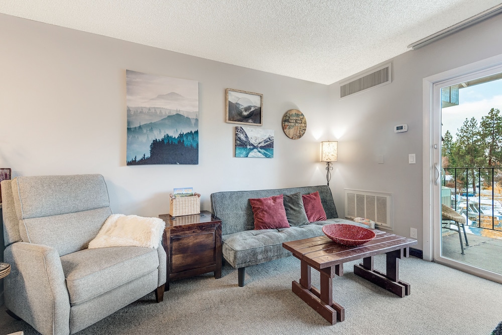 Bend Riverside Inn &amp; Suites 40/51