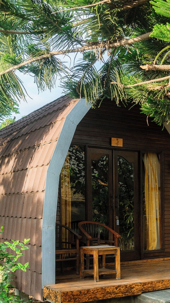GiliPaddy Resort 8/65