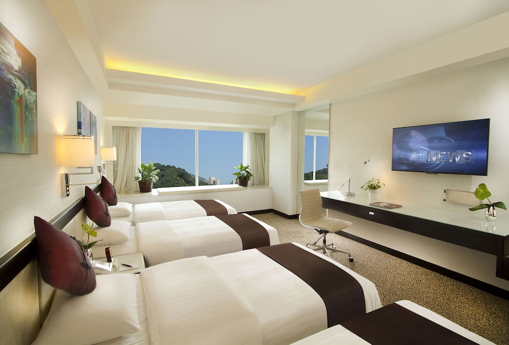 Regal Riverside Hotel 27/69