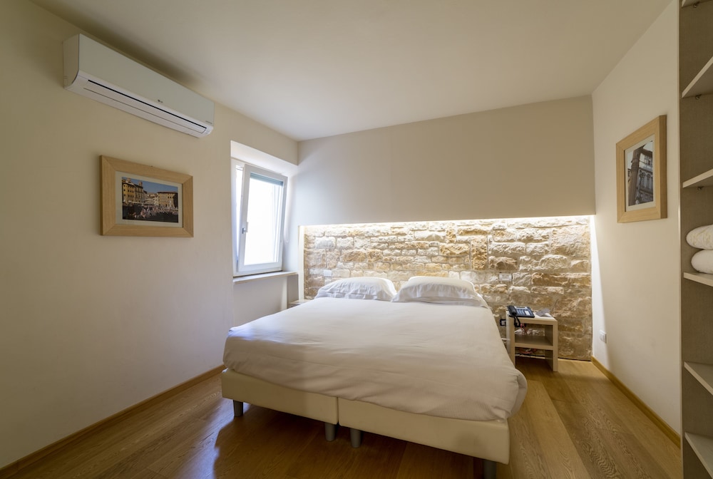 1 BEDROOM, CLASSIC, SUITE