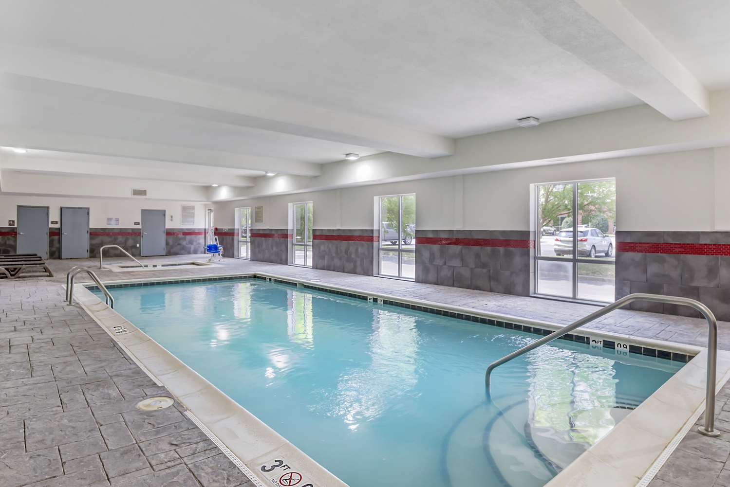 Comfort Suites At Virginia Center Commons 21/39