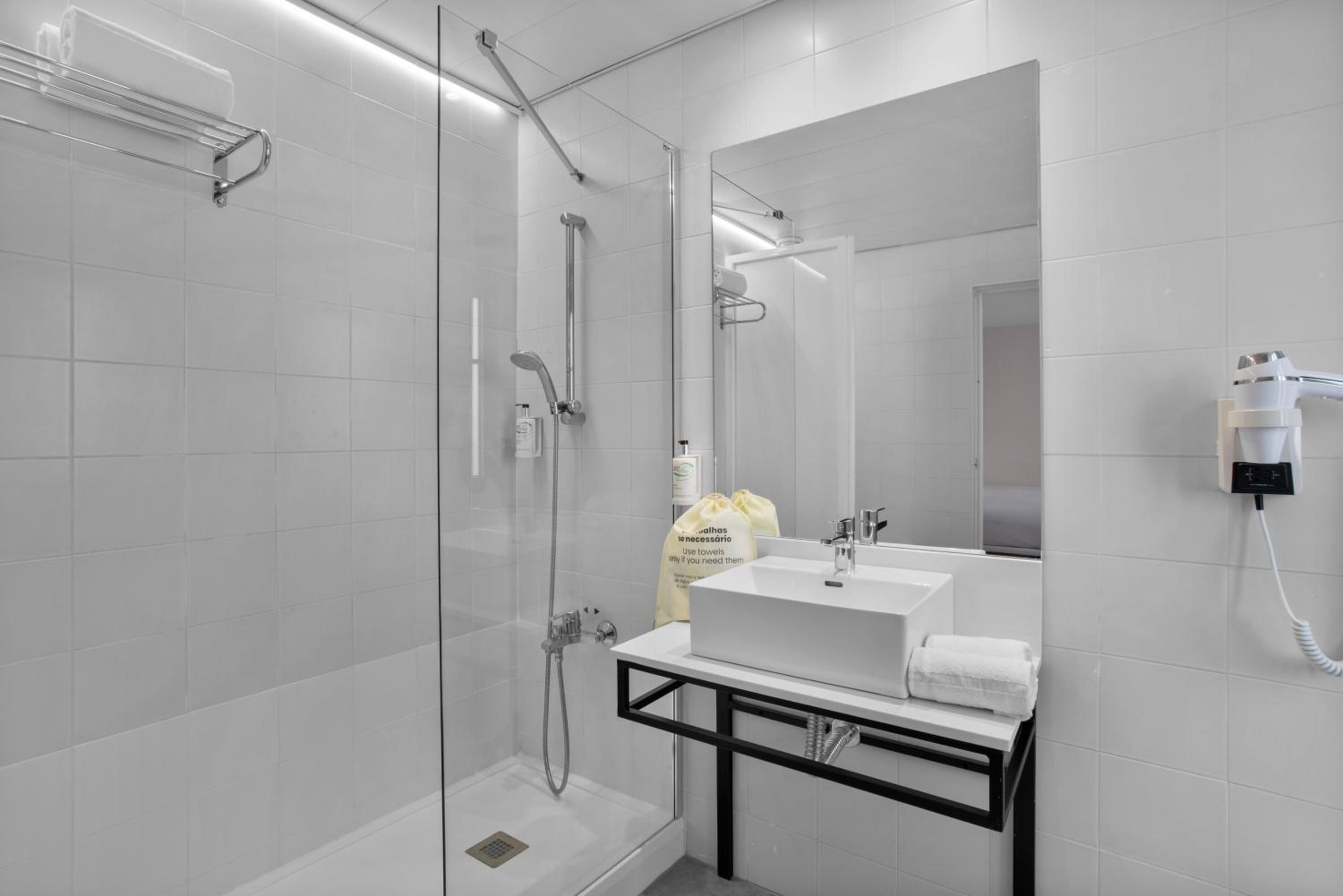 Plus, Double Bed، B&B HOTEL Figueira da Foz 4/4