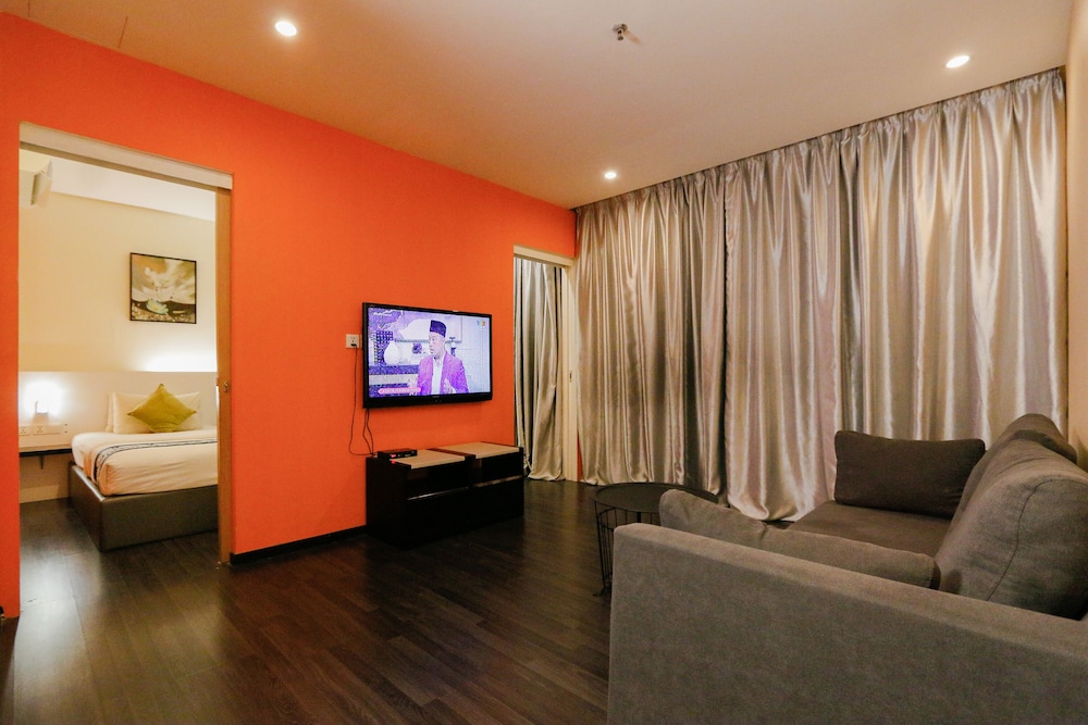 Swing & Pillows at Golden Roof Hotel Ampang, Ipoh 55/62