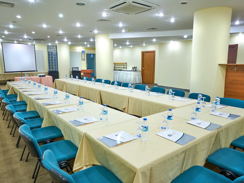 Feronya Hotel 42/50