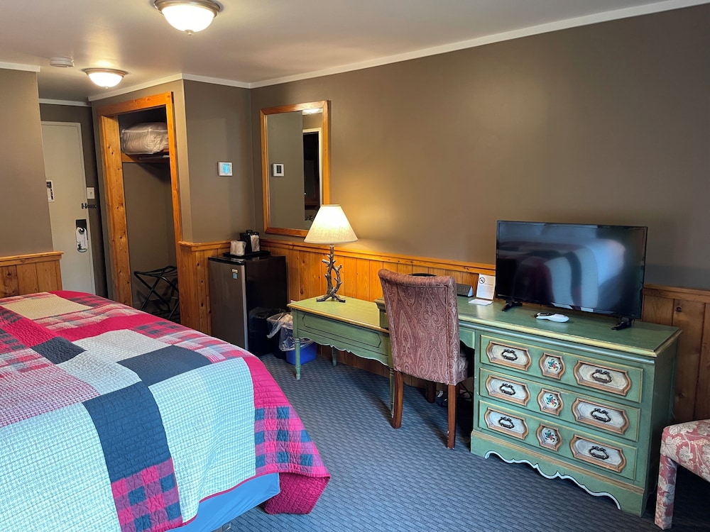 NORTHERN LIGHTS LODGE 63/70