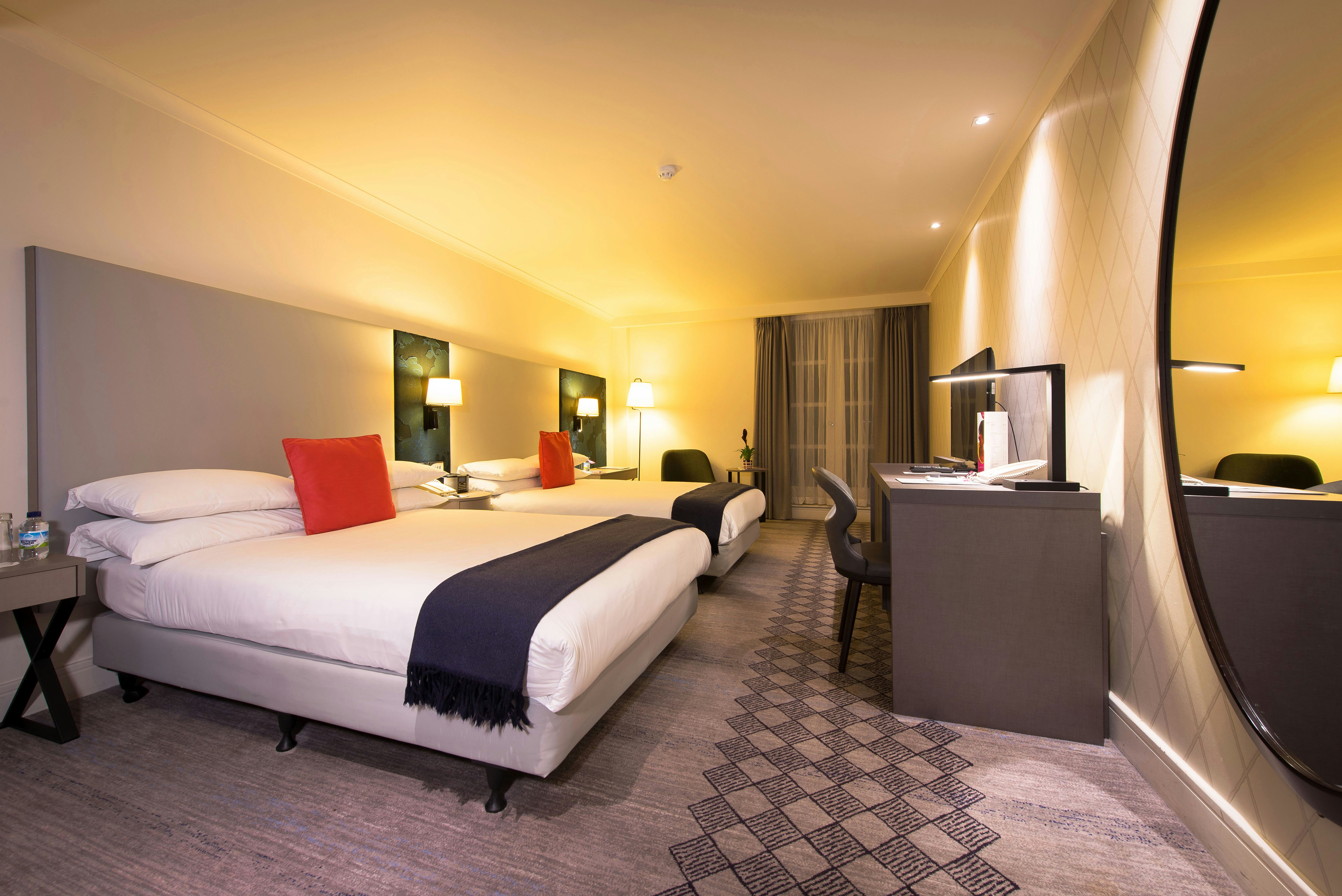 Deluxe, 2 Double beds
