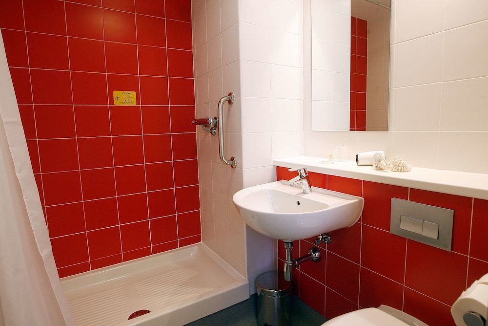 Travelodge Valencia Aeropuerto Hotel 47/48