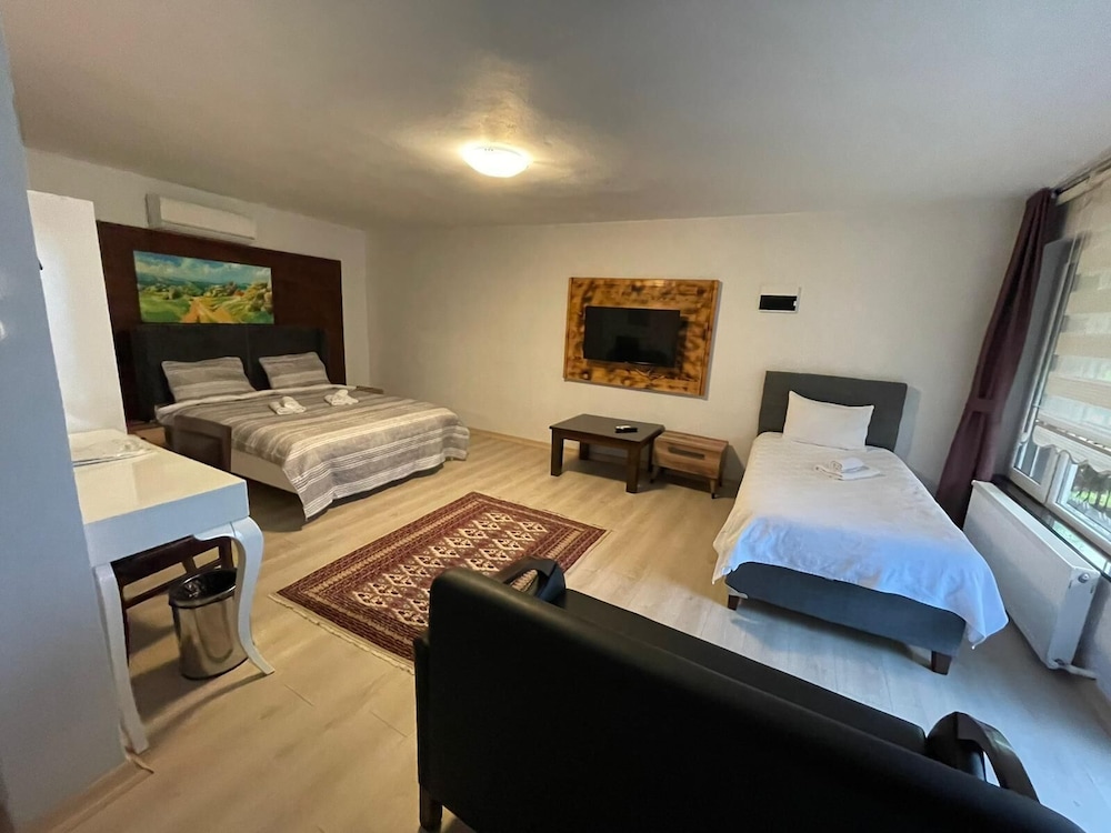 Pinar Kir Evi 7/48