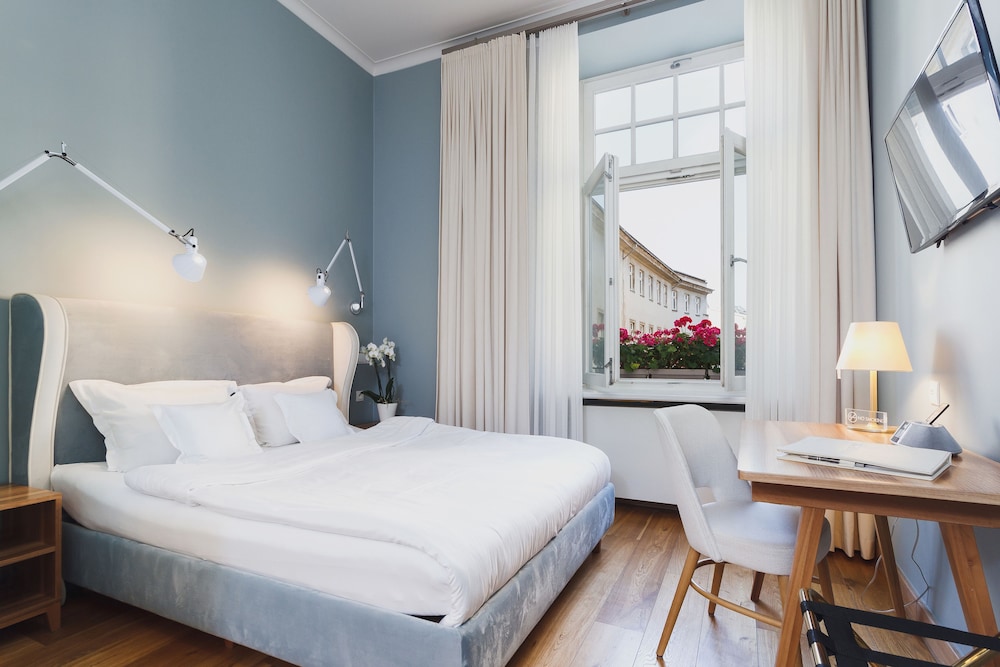 SUPERIOR, STUDIO, DOUBLE BED