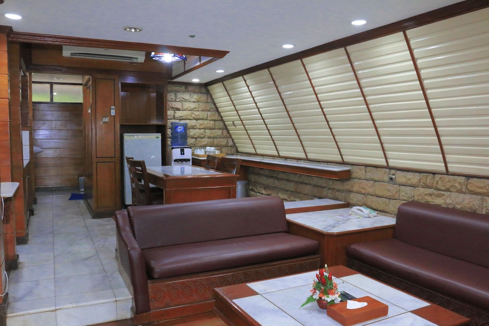 Putri Duyung Ancol Kt 36/57