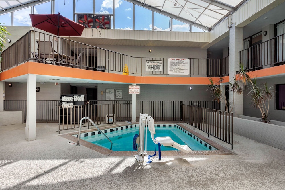 VetteCity Hotel 1/21