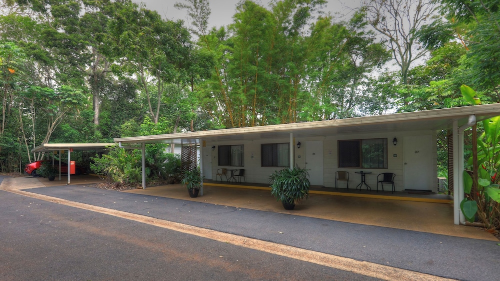 ATHERTON HINTERLAND MOTEL 4/40
