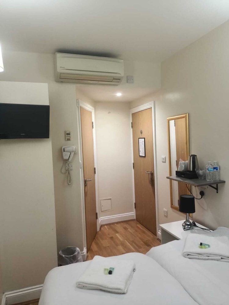 Coronation Hotel 47/50