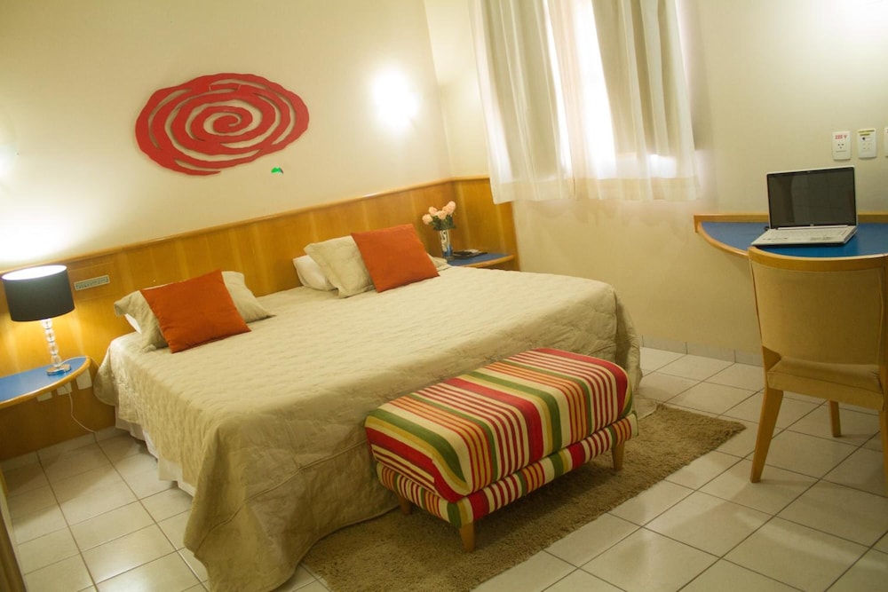 Honorato Plaza Hotel 12/52