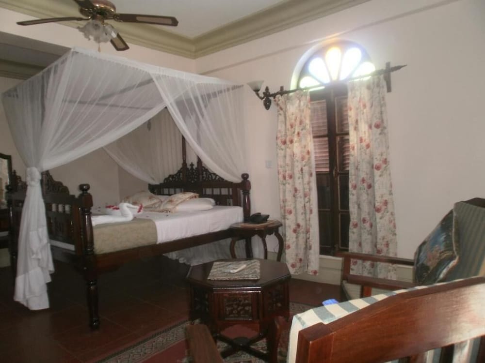 Asmini Palace Hotel 36/46