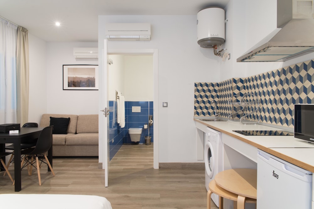 APARTAMENTOS CAMPO DEL PRINCIPE 18/25