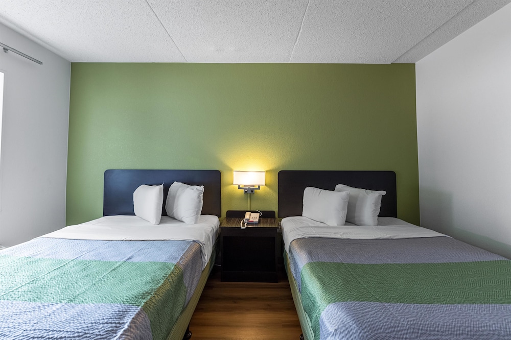 Motel6 Warminster, PA 35/48