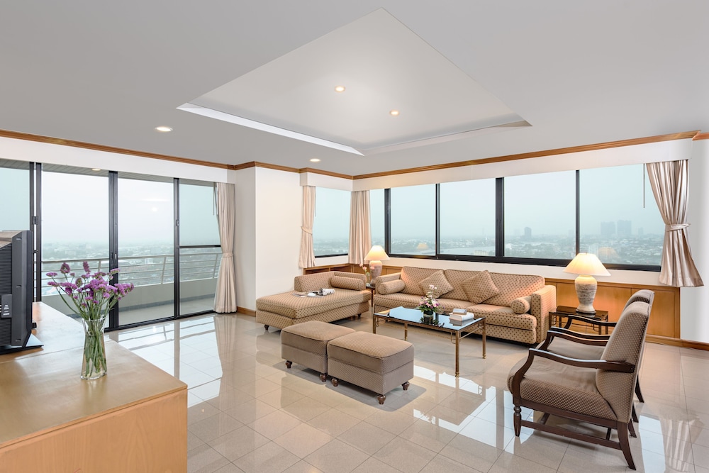 Riverine Place Hotel & Residence 48/72