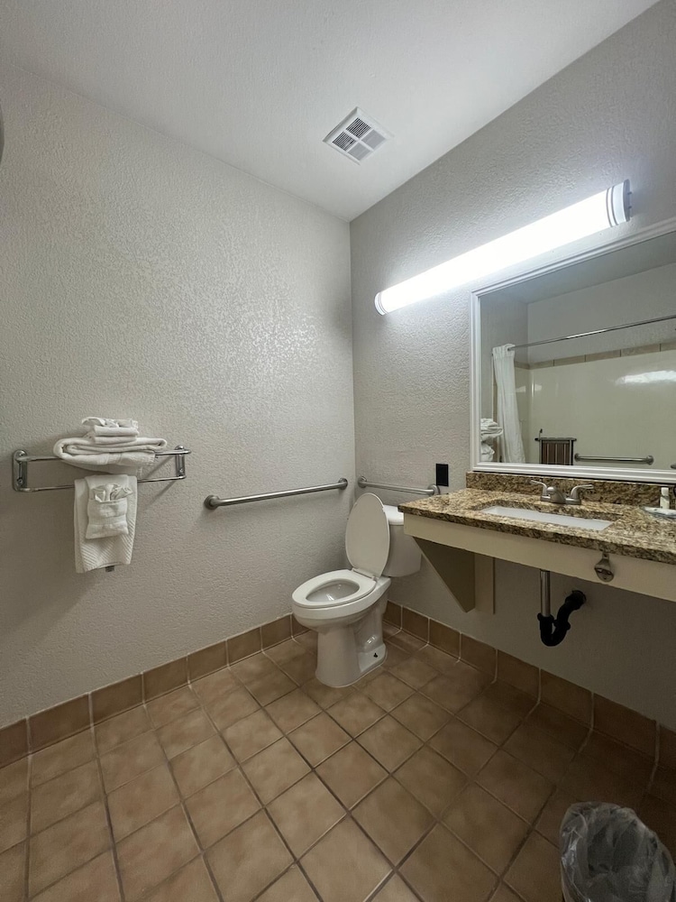 Standard, King Bed, Accessible, Quality Inn & Suites Loveland 10/10