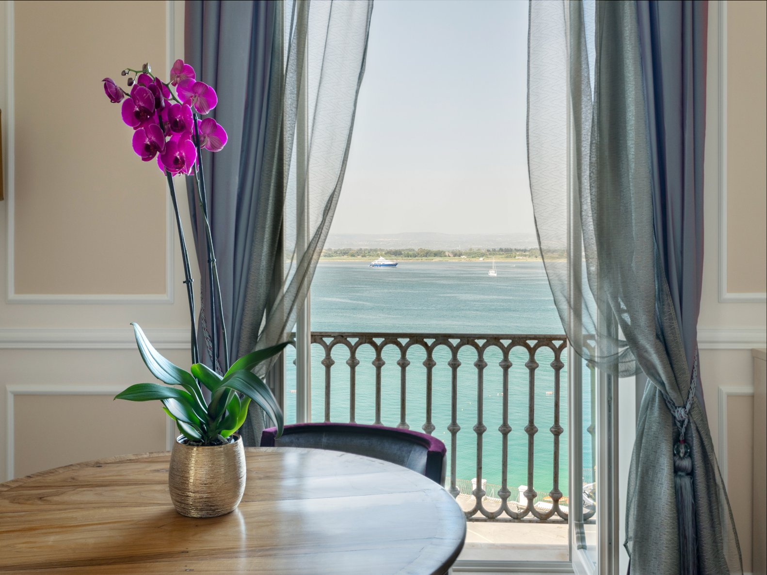 Grand Hotel Des Etrangers 34/50