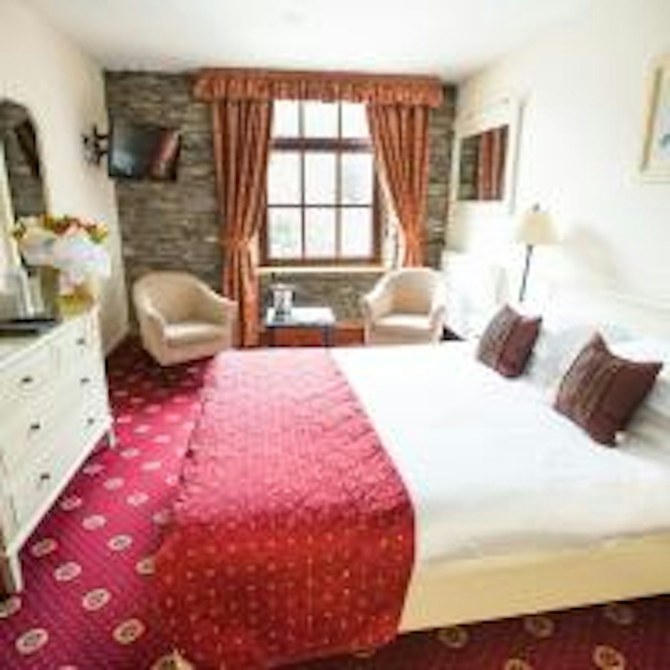 Whitewater Hotel and Spa 1/7