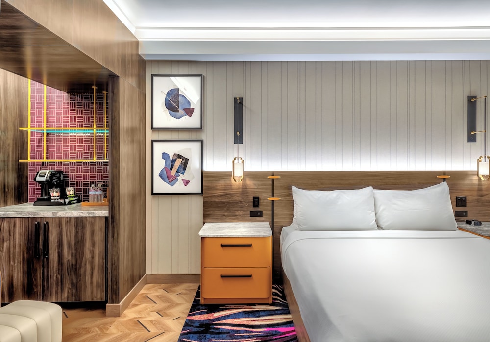 Room, King Bed, Concierge Tower