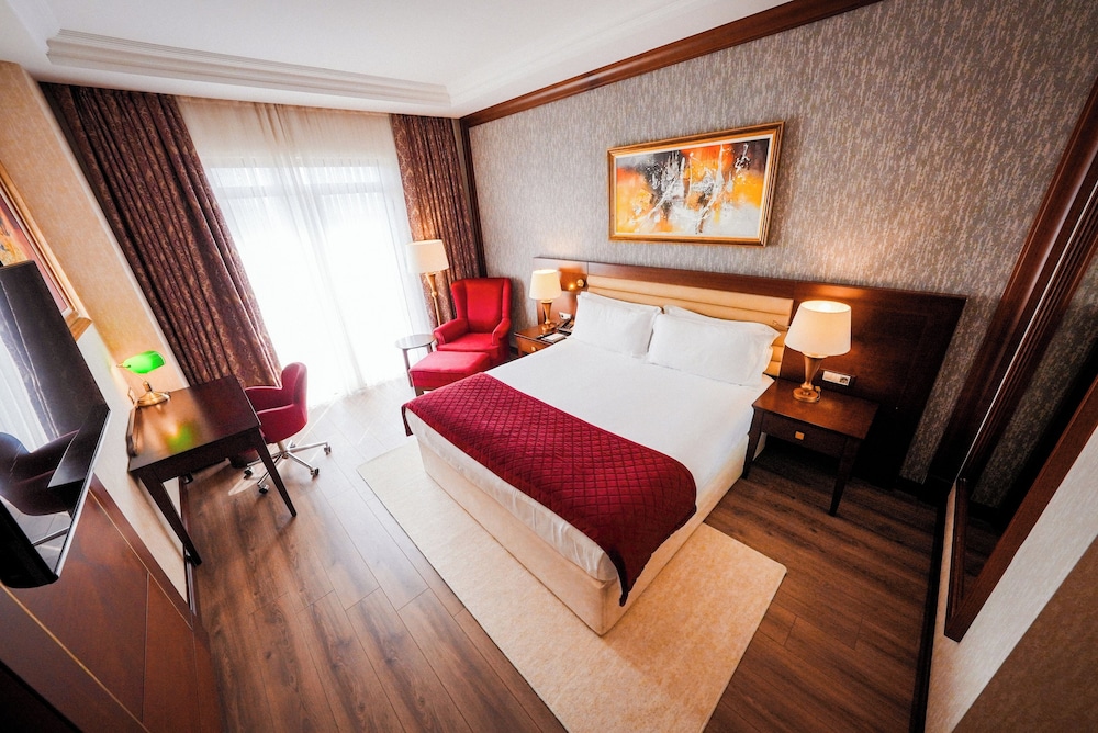 Wellborn Luxury Hotel 12/47