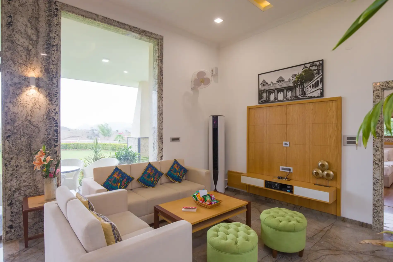 ELIVAAS Shourya Celesta 3 BHK with Pvt Pool 17/29