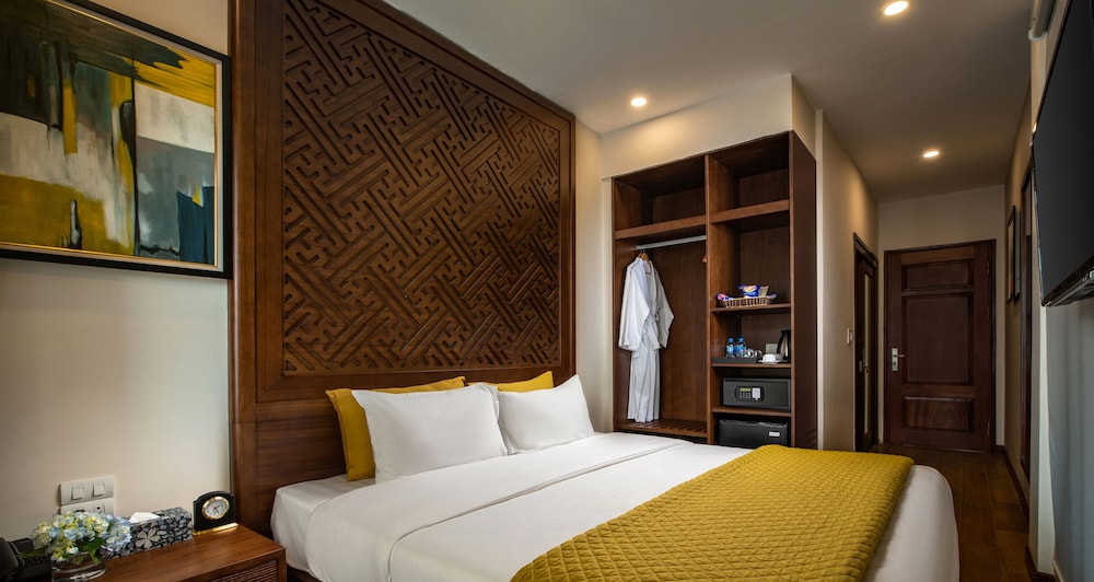 Hanoi Lakeside Premium Hotel 6/31