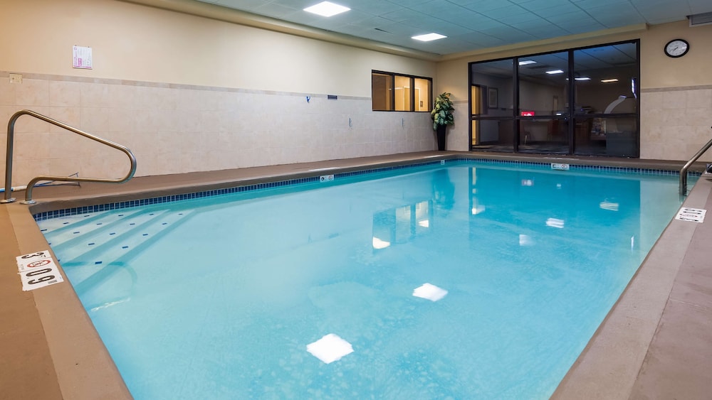 Best Western Plus Kansas City Airport-Kci East 24/43