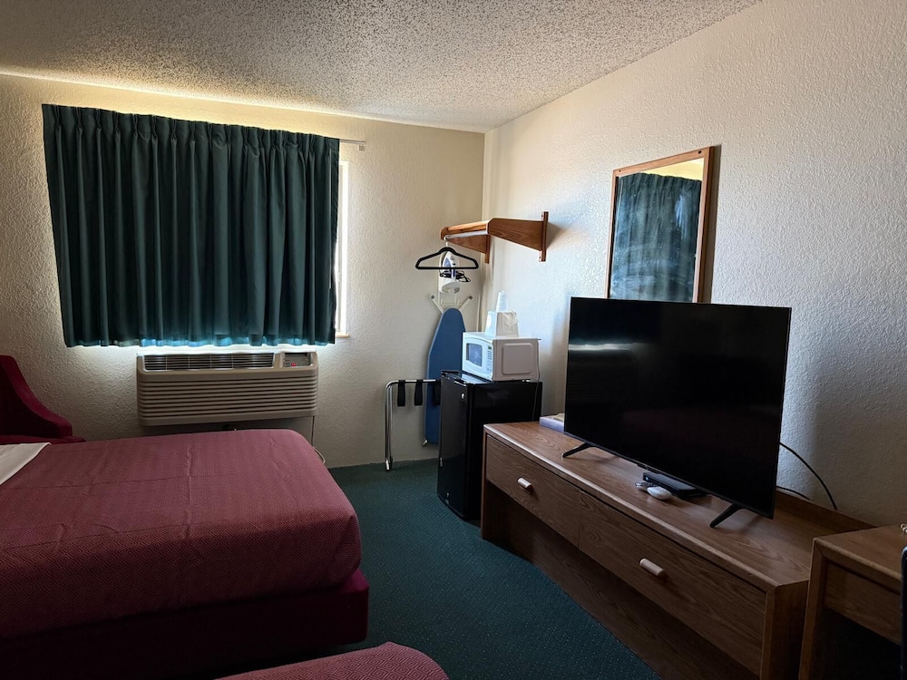 Americas Best Value Inn and Suites-Cassville/Roaring River 31/42