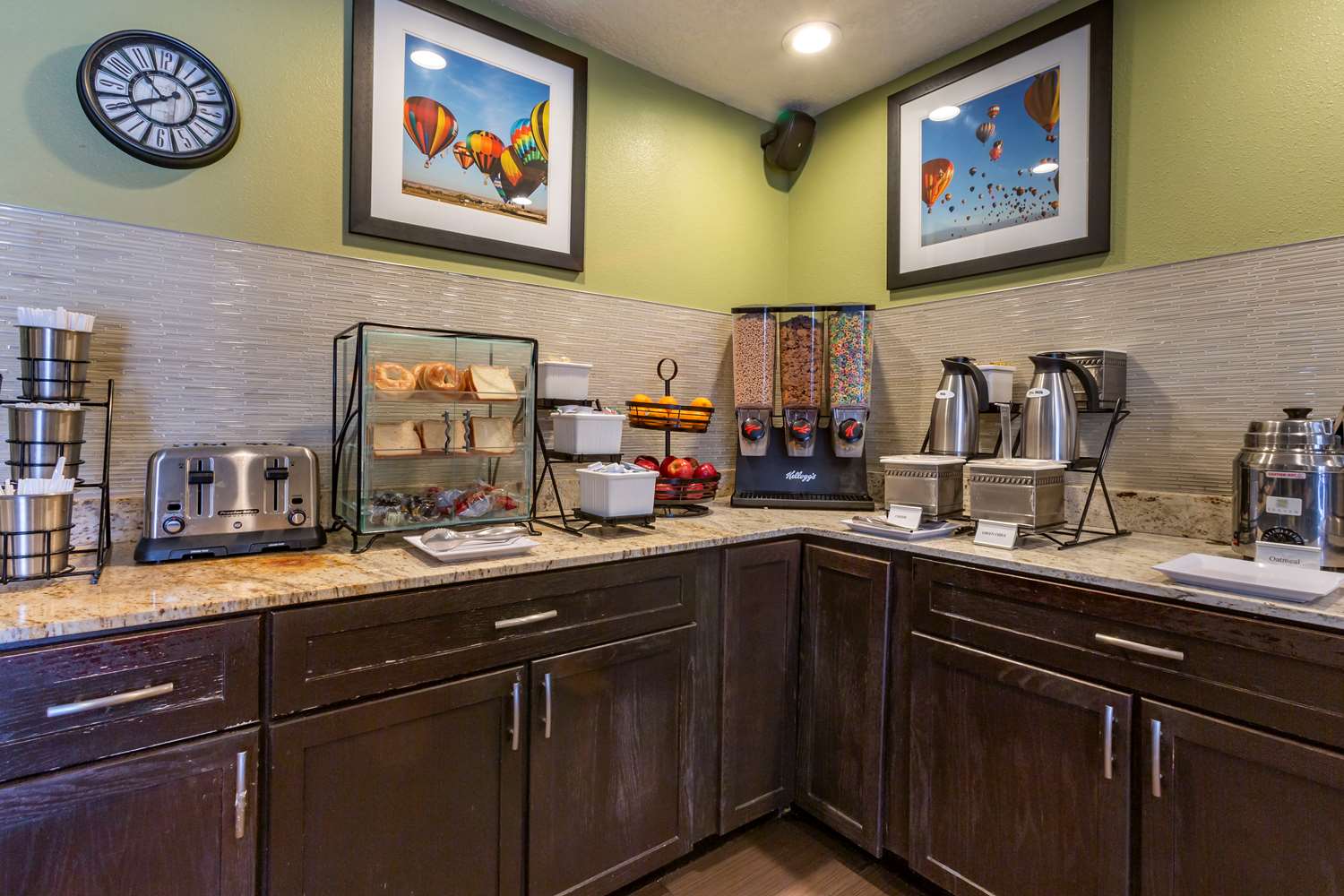 Best Western Airport Albuquerque Inn Suites Hotel & Suites 40/40