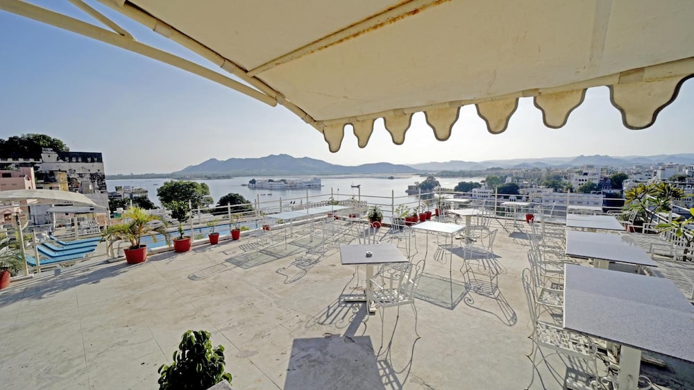 乌代盖尔酒店(HOTEL UDAIGARH) 图片2