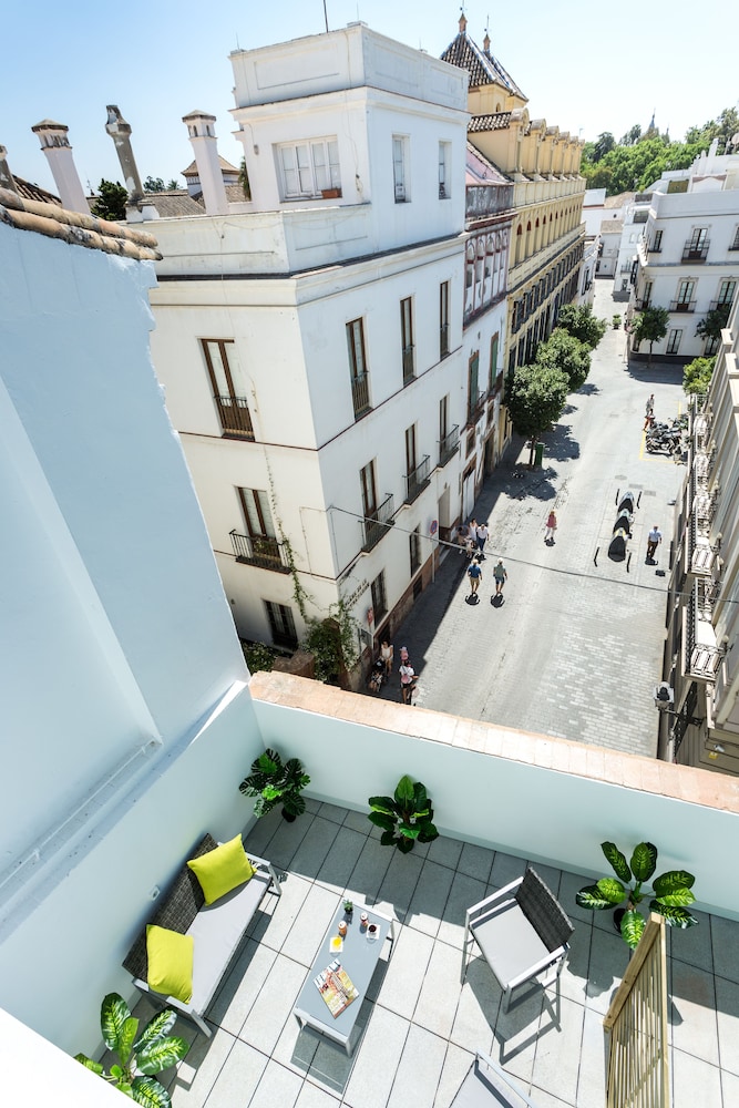 La Puerta de Palacio - Adults Only 1/34