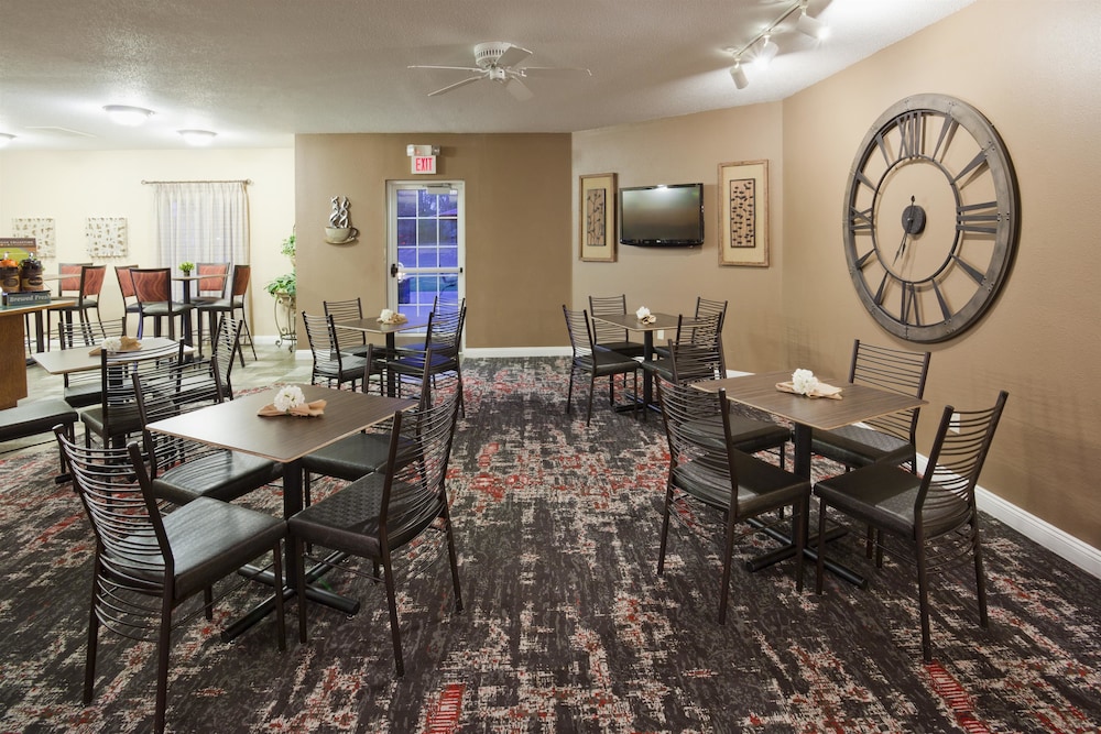 GrandStay Residential Suites - Eau Claire 40/49