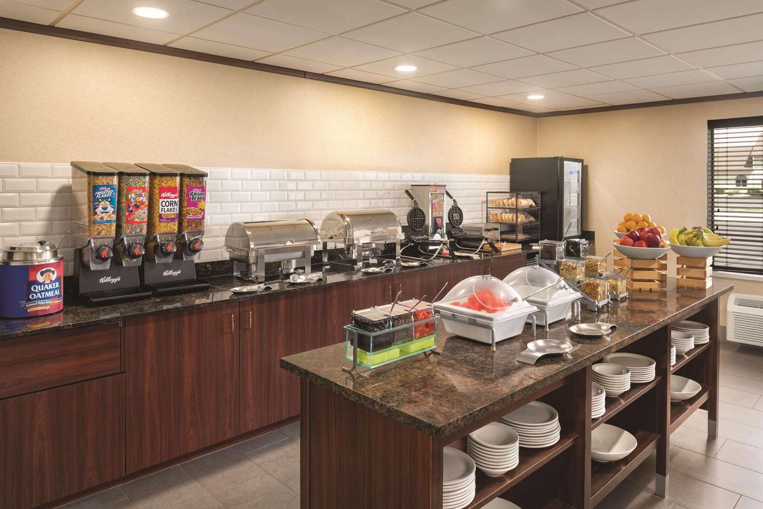 restaurant cafeteria