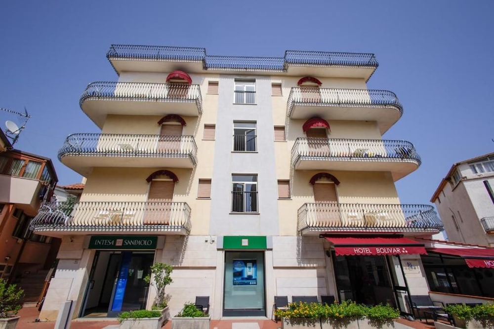 Hotel Bolivar 1/50